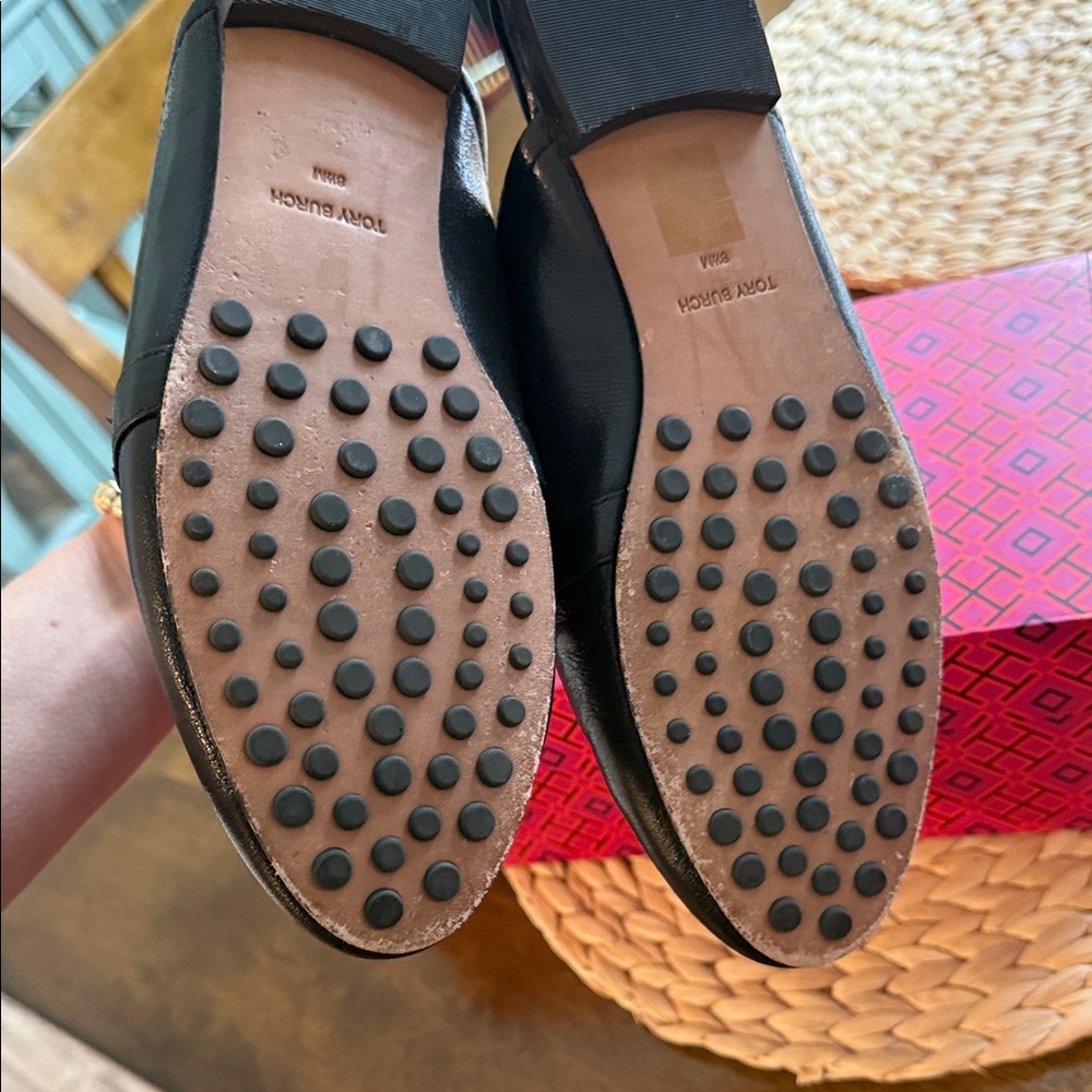 Tory Burch Black Leather Georgia Loafer with Gold Buckle size 8.5 - Picture 4 of 5
